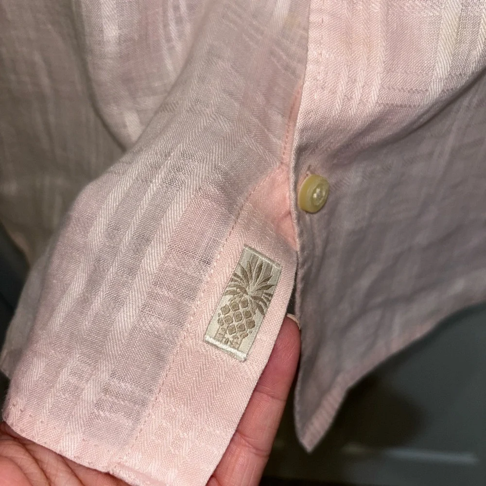 Tommy  Bahama Size XL  100% Linen  Short Sleeve Button Front Shirt - Picture 3 of 7